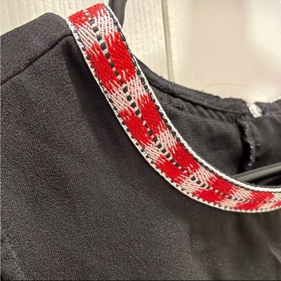 H&M Embroidered Collar Zip Back Sleeveless Blouse Black Red - Picture 2 of 8